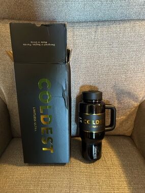 Coldest Limitless Ultra Blue Opal 24 oz  Insulated Bottle with Handle
